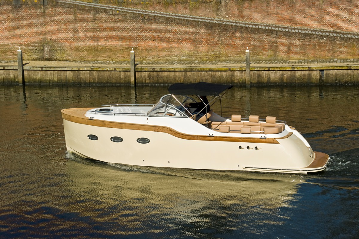 yachtcharter friesland luxus