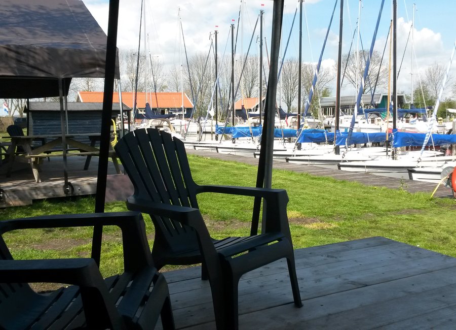 Camping aan het water in Friesland