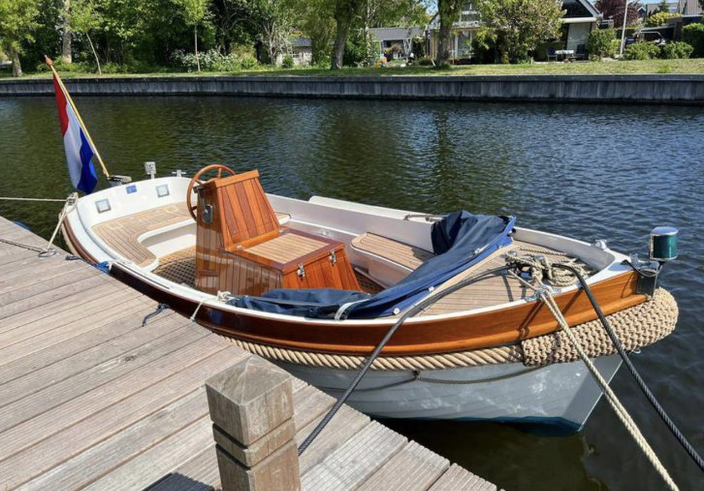 Enkhuizen 500 sloop for hire