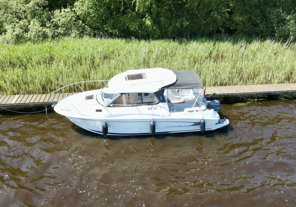 Beneteau  Antares 7.80 for hire