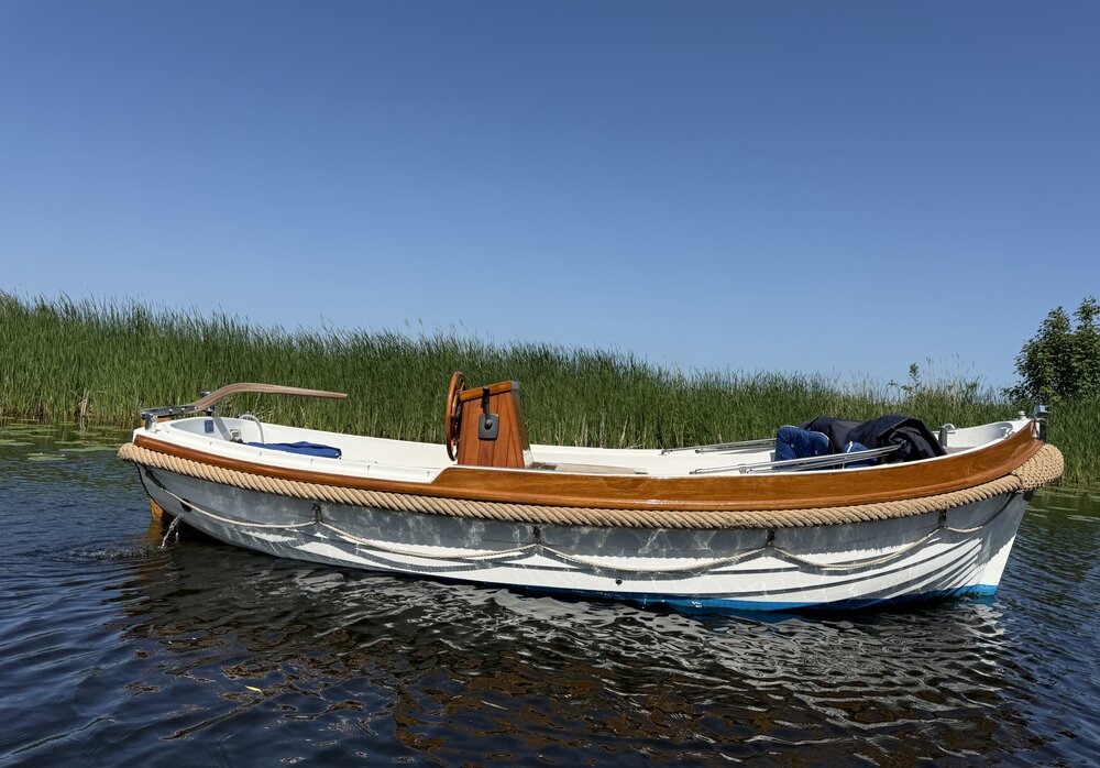 Enkhuizen 500 sloop for hire