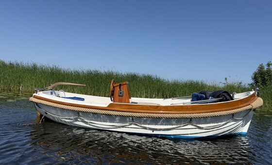 Enkhuizen 500 sloop for hire
